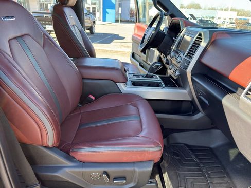 Used 2019 Ford F150 Platinum w/ Equipment Group 701A Luxury image 33