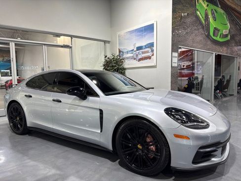Used 2018 Porsche Panamera 4 AWD/4WD image 12