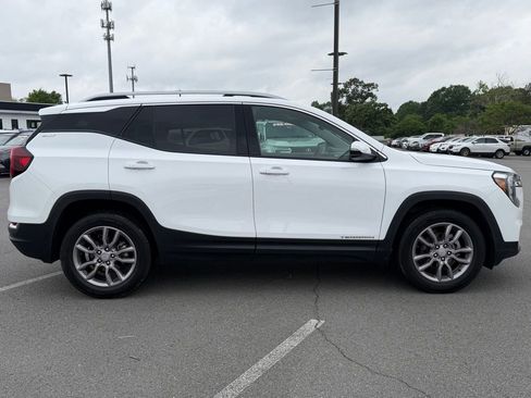 Used 2024 GMC Terrain SLT AWD/4WD image 8