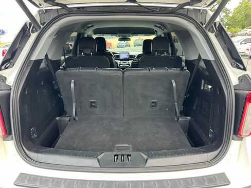 Used 2020 Ford Explorer XLT w/ Equipment Group 202A RWD image 40