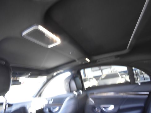 Used 2014 Mercedes-Benz S 550 Sedan image 19