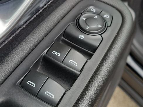 Used 2019 GMC Terrain SLE w/ Driver Convenience Package FWD image 9