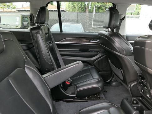 Used 2023 Jeep Grand Cherokee L Limited image 21