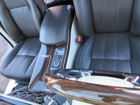 Used 2017 Land Rover Range Rover Supercharged image 14