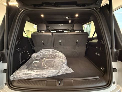 New 2026 Jeep Grand Wagoneer Limited AWD/4WD image 9