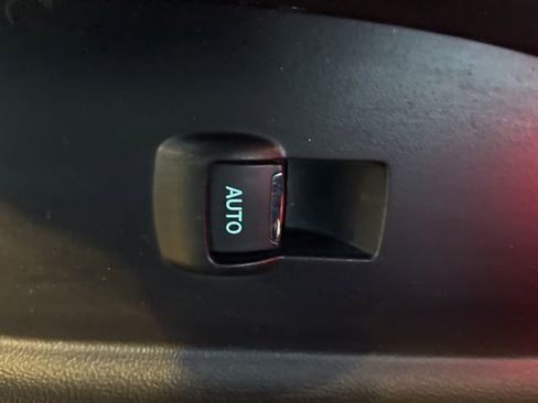 Used 2017 Ford Taurus Limited image 27