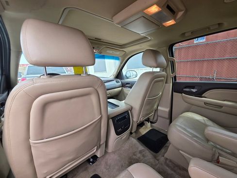 Used 2011 GMC Yukon XL Denali AWD/4WD image 11