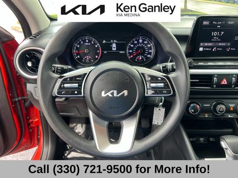 Certified 2023 Kia Forte LXS w/ LXS Technology Package FWD image 32