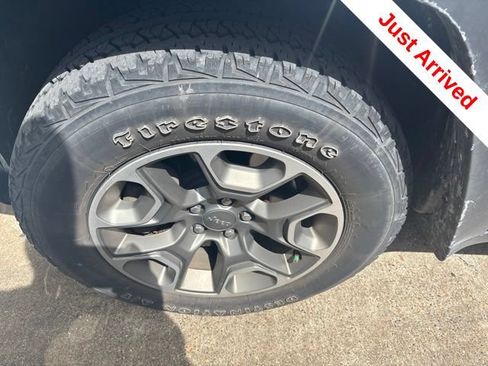 Used 2020 Jeep Cherokee Trailhawk w/ Cold Weather Group AWD/4WD image 13