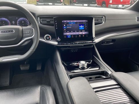 Certified 2024 Jeep Wagoneer L 2WD w/ Premium Group I image 20