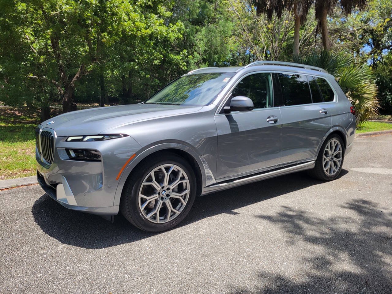 Used 2026 BMW X7 xDrive40i AWD/4WD image 3
