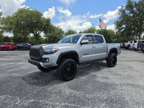 Used 2016 Toyota Tacoma SR5 RWD image 10