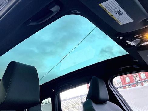 Used 2025 BMW X3 xDrive30i w/ Premium Package image 13