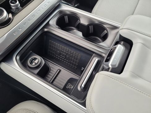 Used 2025 Ford Expedition Max Platinum image 22