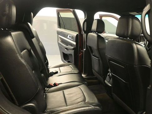 Used 2016 Ford Explorer XLT w/ Equipment Group 202A image 16