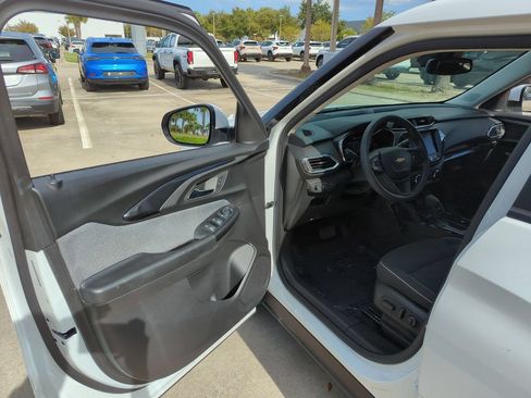 Used 2023 Chevrolet TrailBlazer LT w/ Convenience Package FWD image 7