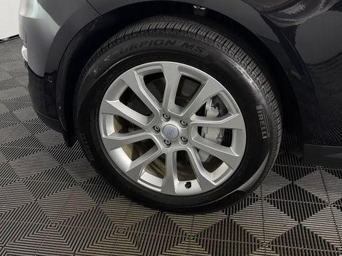 Used 2025 Land Rover Range Rover Sport SE AWD/4WD image 11
