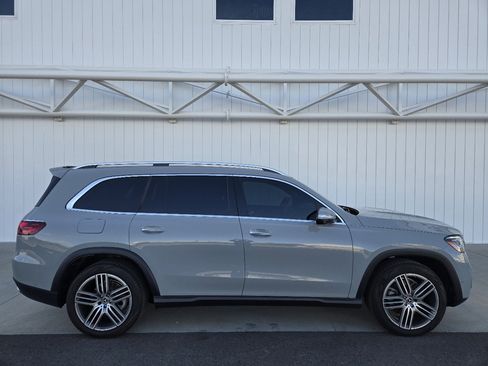 Used 2024 Mercedes-Benz GLS 450 4MATIC image 1