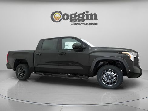 New 2026 Toyota Tundra SR5 w/ SR5 Convenience Package AWD/4WD image 24