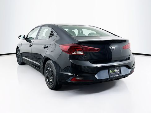 Used 2019 Hyundai Elantra SE w/ Cargo Package FWD image 5