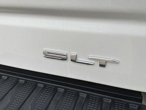 Used 2025 GMC Sierra 1500 SLT w/ SLT Premium Package AWD/4WD image 28