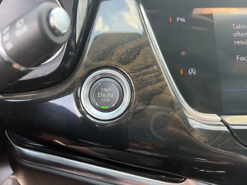 Used 2023 Cadillac XT6 Premium Luxury FWD image 27