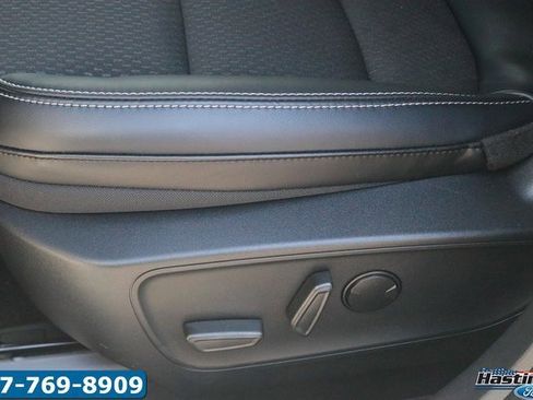 Used 2024 Ford Escape SE image 15