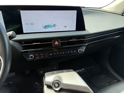 Used 2024 Kia EV6 Light RWD image 12