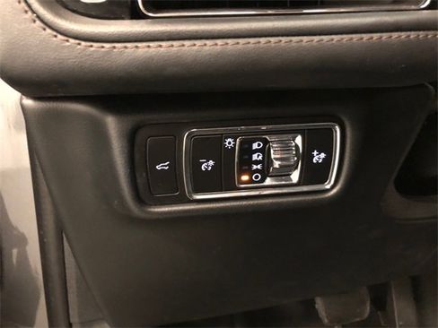 Used 2023 Lincoln Aviator AWD w/ Premium Package image 18