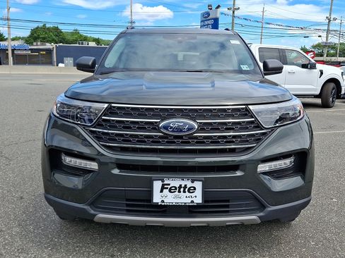 Used 2023 Ford Explorer XLT w/ Equipment Group 202A AWD/4WD image 2