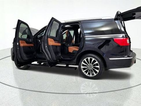 Used 2021 Lincoln Navigator Reserve AWD/4WD image 15