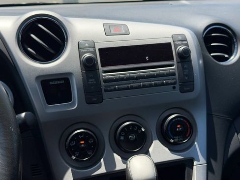 Used 2009 Pontiac Vibe GT FWD image 8