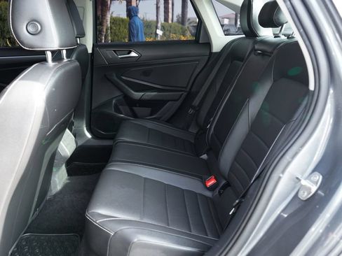 Used 2022 Volkswagen Jetta SE FWD image 36