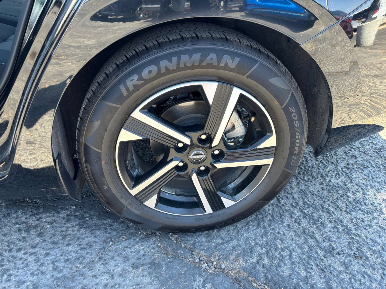 Used 2025 Nissan Sentra SV FWD image 27