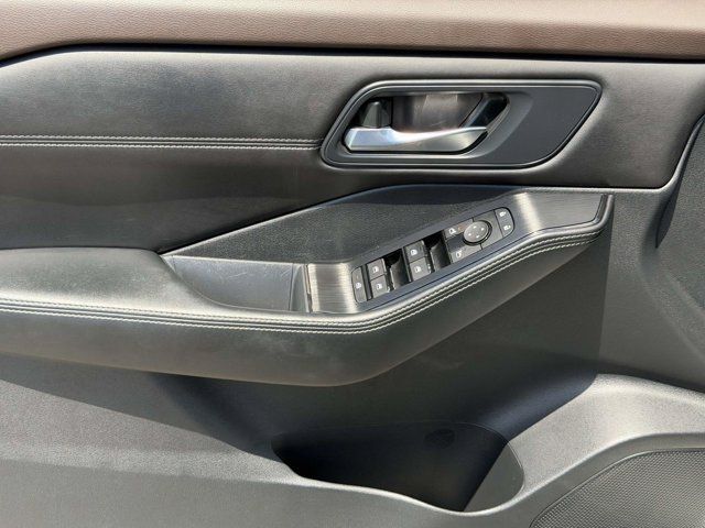 Used 2023 Nissan Rogue SV w/ SV Premium B Package AWD/4WD image 15
