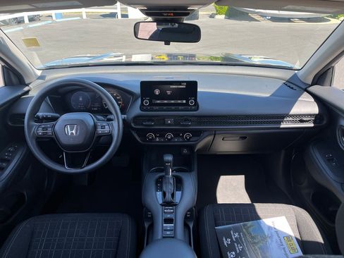 Used 2025 Honda HR-V LX image 12