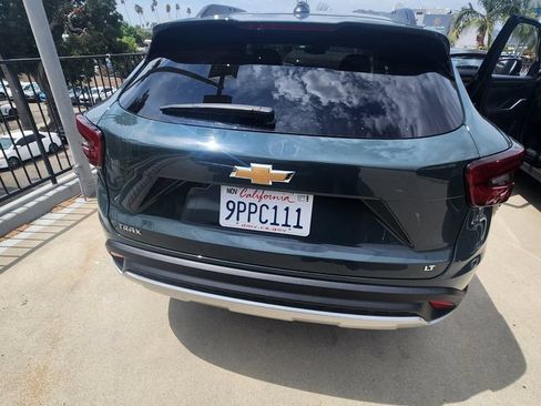 Used 2025 Chevrolet Trax LT FWD image 5
