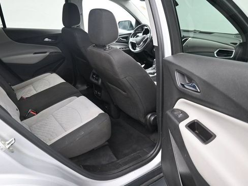 Used 2018 Chevrolet Equinox LT w/ Sun & Infotainment Package FWD image 12