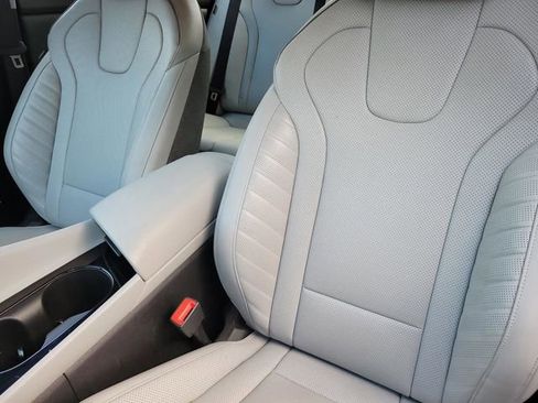 Used 2025 Hyundai Elantra Limited image 14