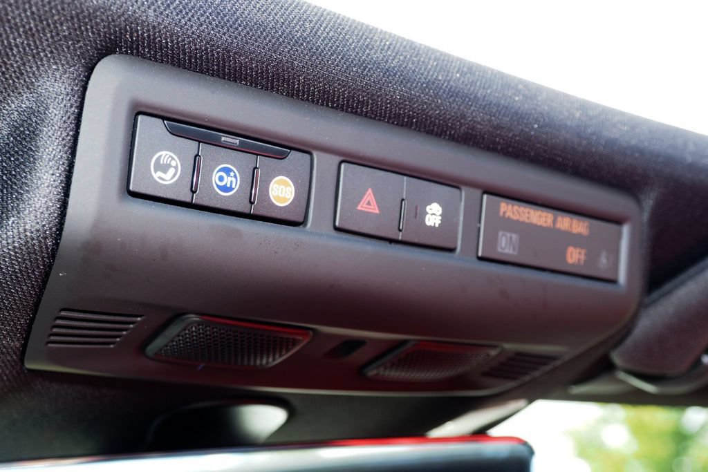 Used 2020 Chevrolet Corvette Stingray Preferred Cpe w/ 2LT Preferred Equipment Group RWD image 28