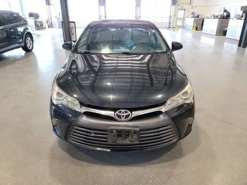 Used 2016 Toyota Camry LE image 2
