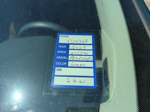 Used 2025 Nissan Pathfinder Platinum FWD image 6