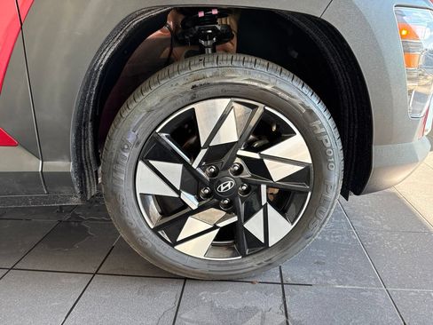 Used 2025 Hyundai Kona SEL AWD/4WD image 51