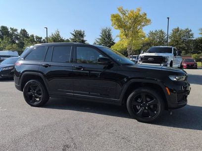 Used 2023 Jeep Grand Cherokee Altitude