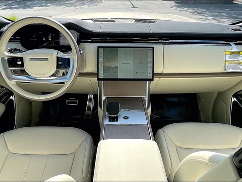 New 2026 Land Rover Range Rover Long Wheelbase SE AWD/4WD image 10