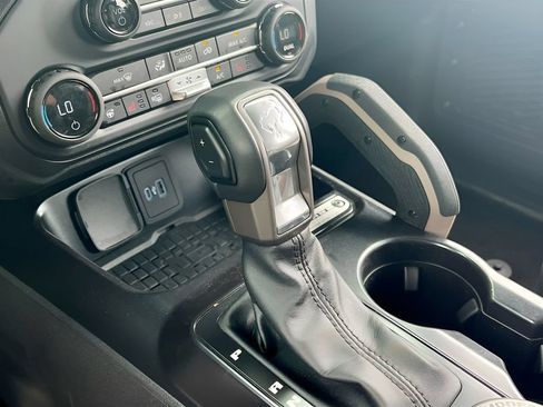 Used 2024 Ford Bronco Outer Banks AWD/4WD image 17
