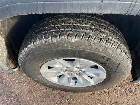 New 2024 GMC Sierra 1500 SLE image 10