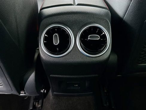 Used 2023 Mercedes-Benz CLA 250 image 25