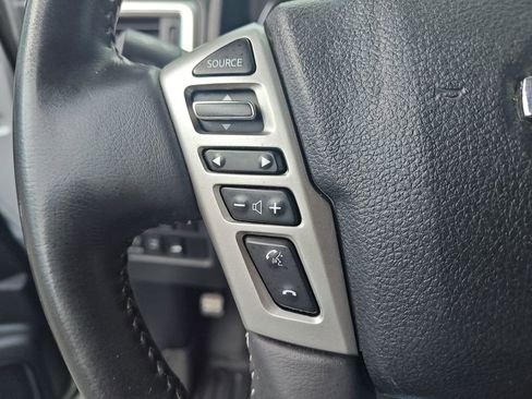Used 2018 Nissan Titan PRO-4X AWD/4WD image 25
