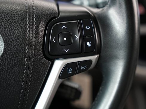 Used 2018 Toyota Highlander Plus image 13